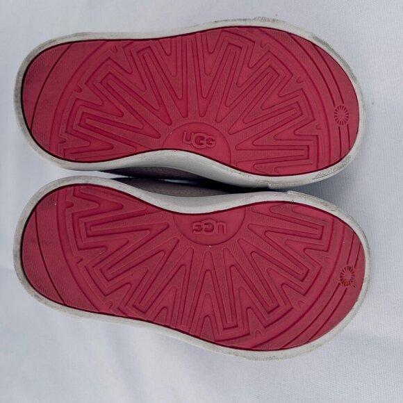 UGG Girls T Rennon Low Top Sneaker Size 6 - Picture 3 of 7